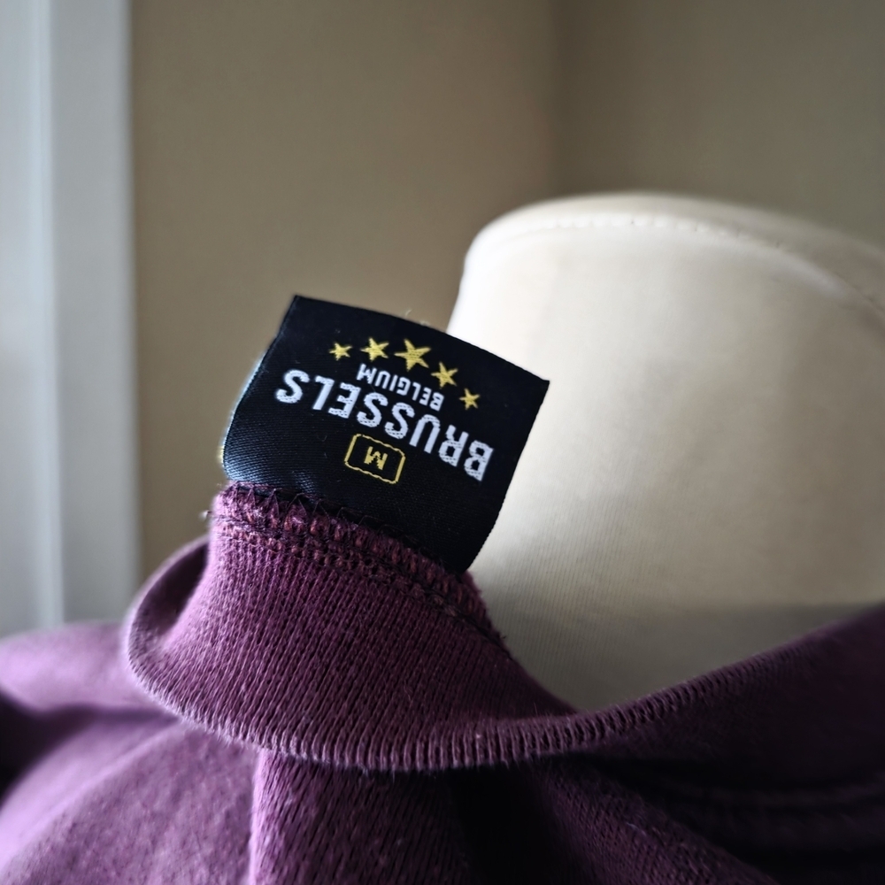 Vintage-Style Maroon Brussels Belgium Embroidered Crew Neck Sweatshirt, Size M - Picture 6 of 8
